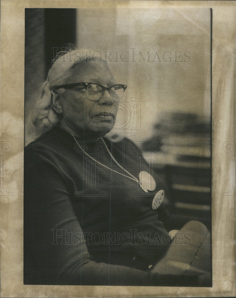 1975 Press Photo Eloise Williams Chicago City Senior Citizen Senate Spokeswoman - Historic Images