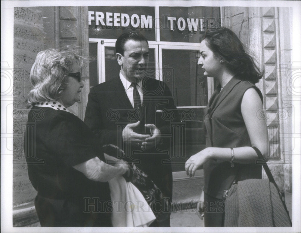 1967 Manolo Reyes (TV Personality) - RSC51661 - Historic Images