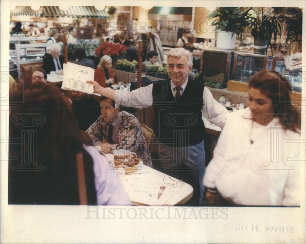 1992 Press Photo Nick Noble (Restaurant Owner) - RSC51675 - Historic Images