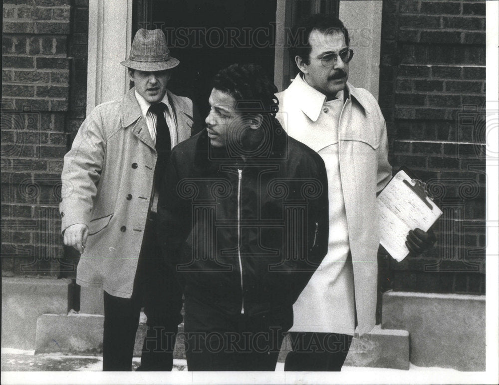 1977 Press Photo Death CTA Bus Driver Marlon Shannon Arrest Detective Court - Historic Images