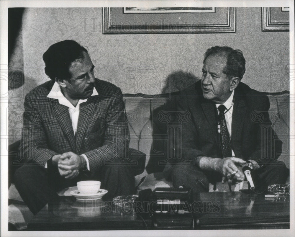 1972 Press Photo Ze'ev Sharef Minister Housing Finance Israel - Historic Images