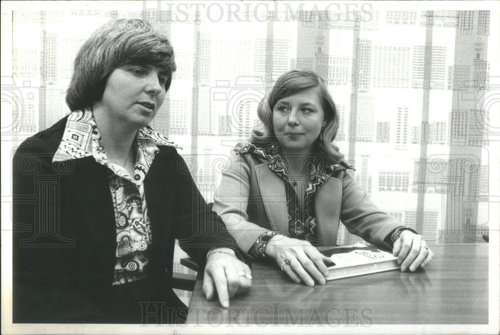 1977  Press Photo Mary Jo Eisher Lesbian Mother Court Battle Custody Children - Historic Images