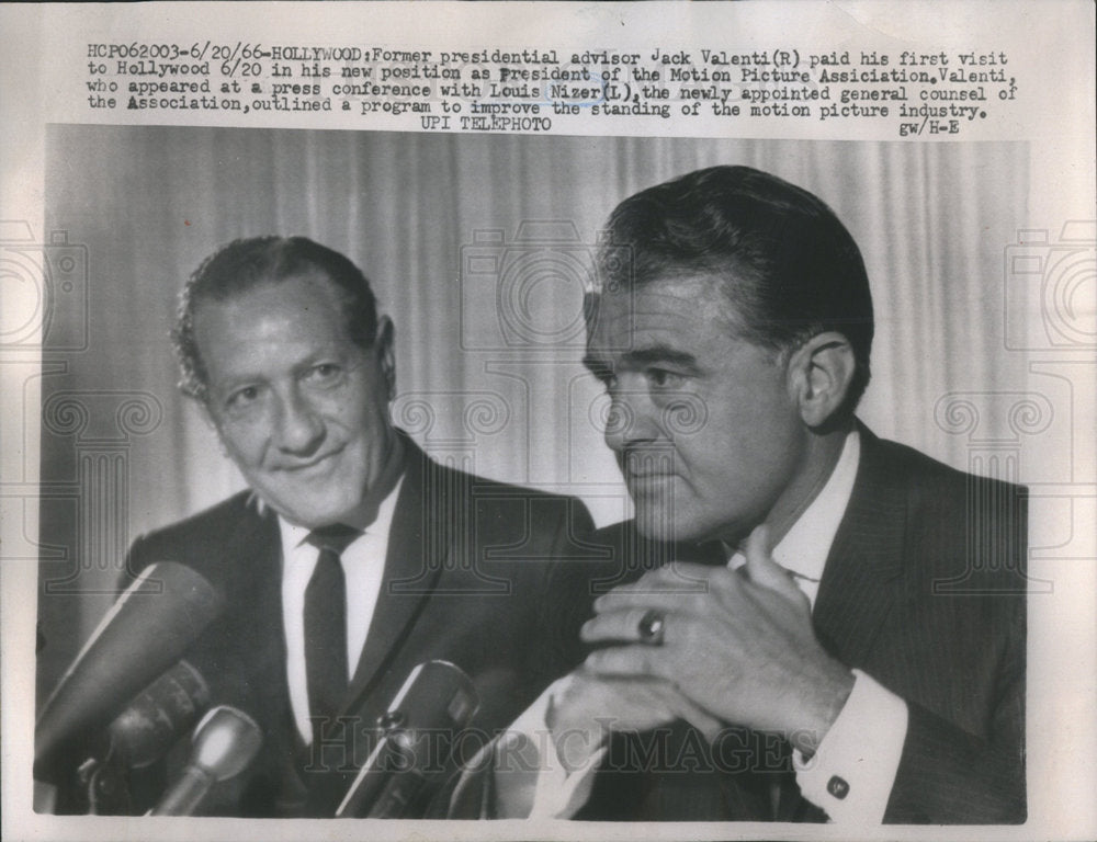 1968 Press Photo Former President advisor Jack Valenti Conference with Louis - Historic Images