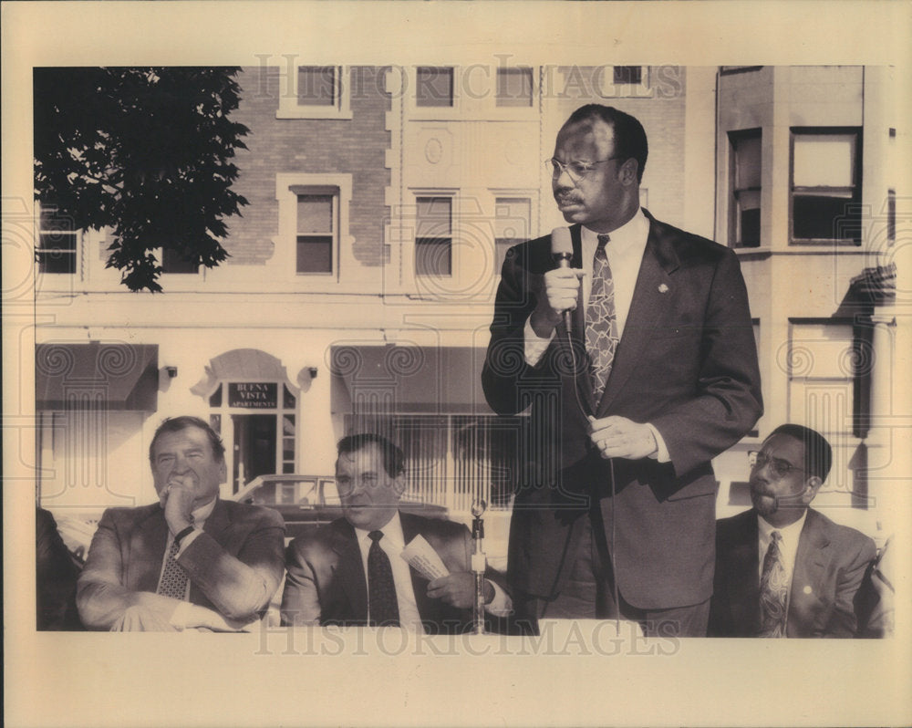 1983 Press Photo Dan Rostenkowski Mayor Daley Politician - Historic Images