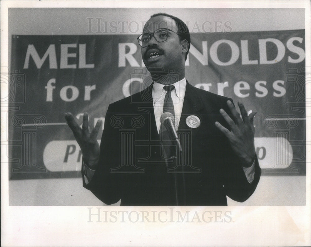 1992 Press Photo Mel Reynolds for Ogress at his headquarters. - RSC52071 - Historic Images