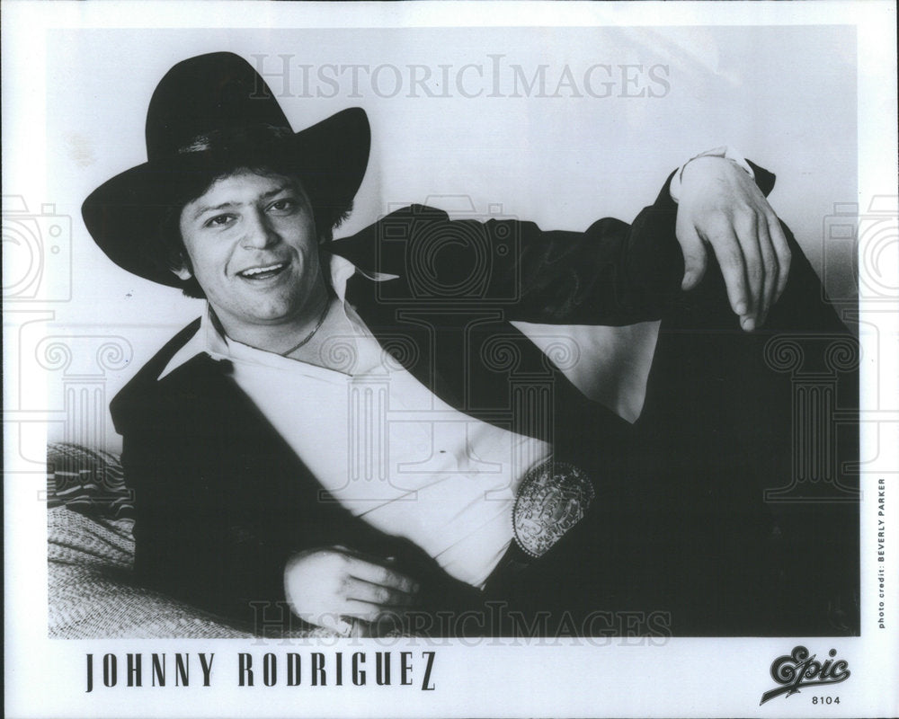 1981 Press Photo Johnny Rodriguer Meteoric Chicano Star Singer - Historic Images