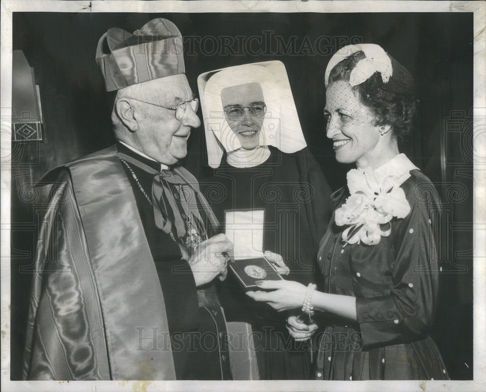 1955 Samuel Cardinal Stritch, Sister Mary John Michael and Mrs. Ben - Historic Images