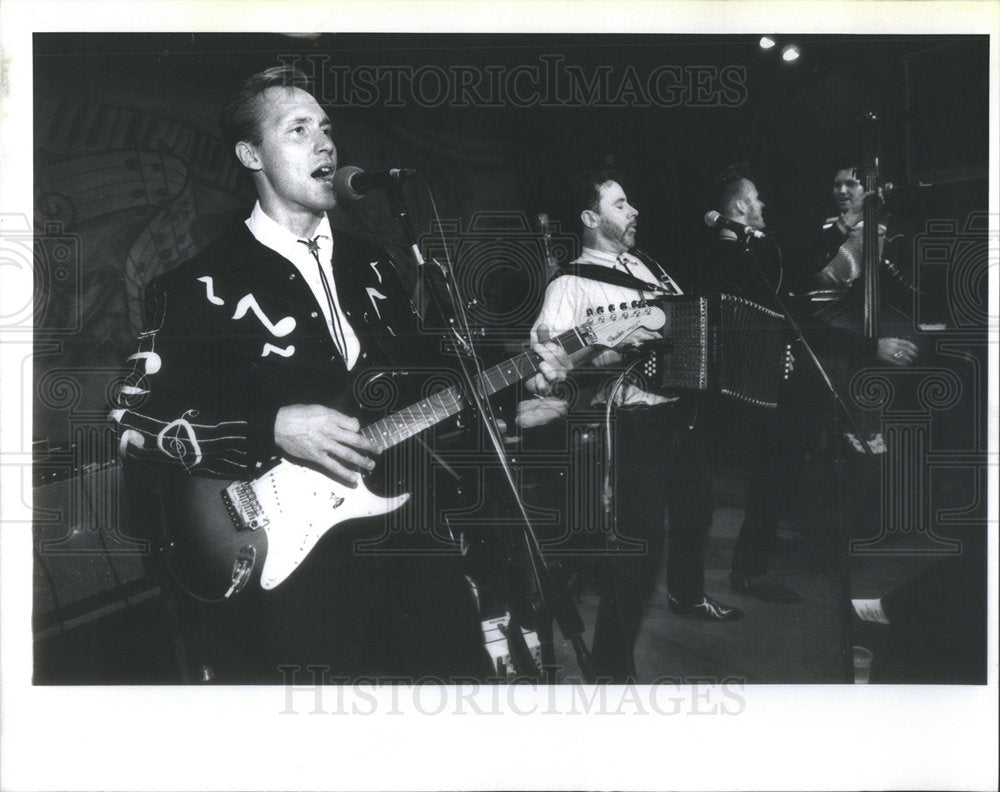 1992 Press Photo Rip Tones Chicago Singer - RSC52345 - Historic Images