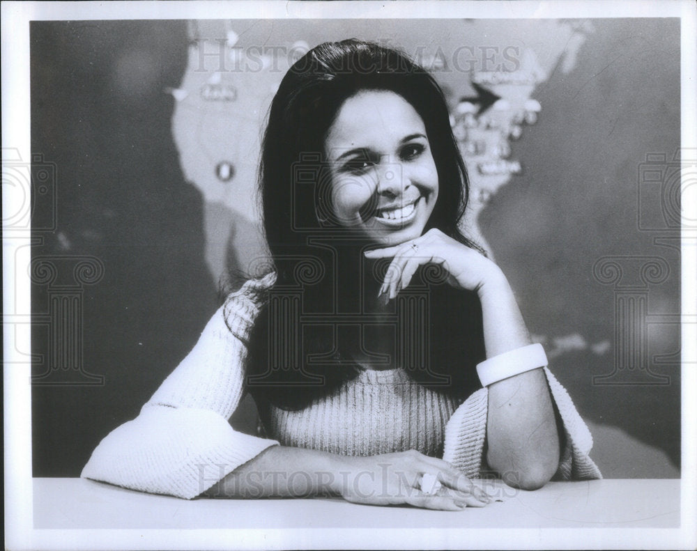 1975 Irene Rodriguez Weekend Weather Person WBBM-TV - Historic Images