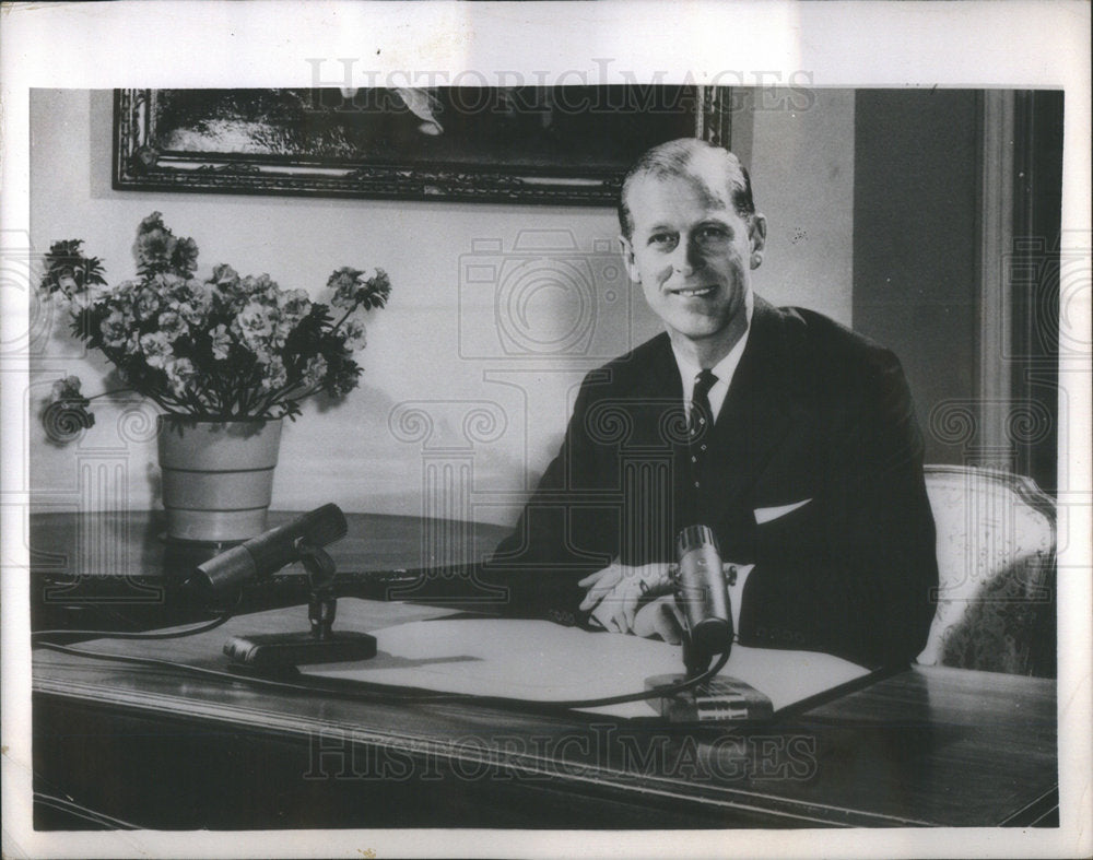 1968 Press Photo Prince Philip Voyage to the Enchanted Isles - RSC52585 - Historic Images