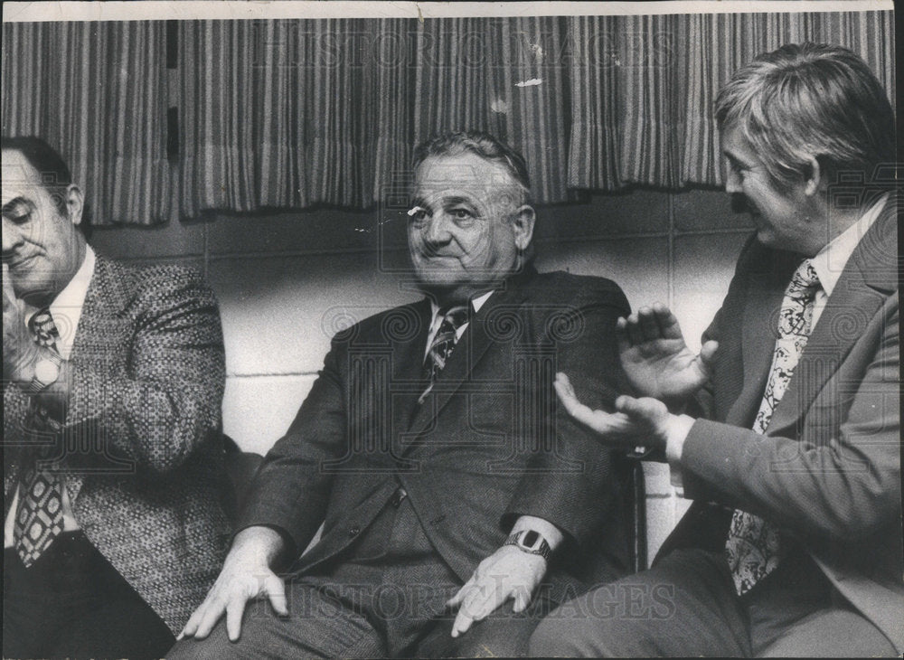1975 Politician Redmond - Historic Images