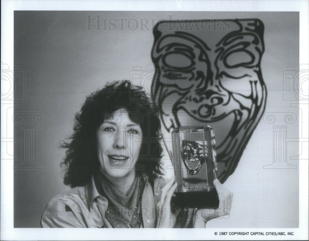 1990 Press Photo Lily Tomlin may give, receive and host &quot;American Comedy Awards. - Historic Images