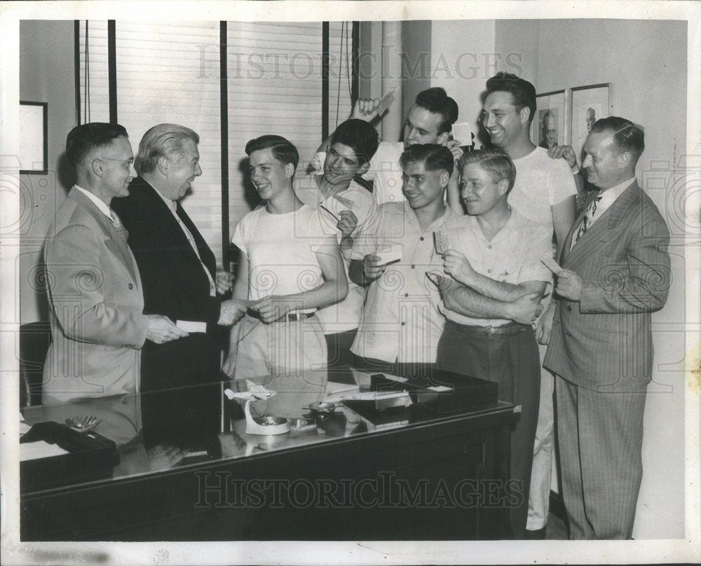 1947 Press Photo Bart Roddy Cooke Trumpus Kloepfer Winners Awarded By Times - Historic Images