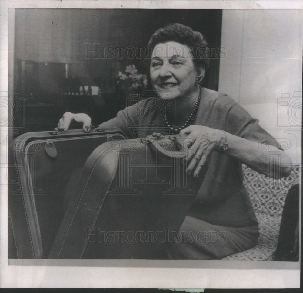 1962 Press Photo Mrs Corrine Riley Elected Congresswoman Ready For Departure - Historic Images