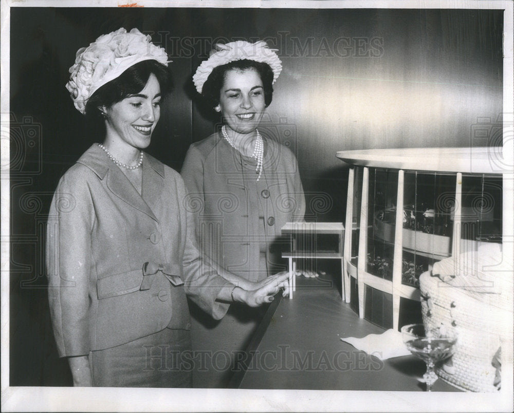 1962 Mrs Robert F Riley Margaret Etter Creche Members-Historic Images