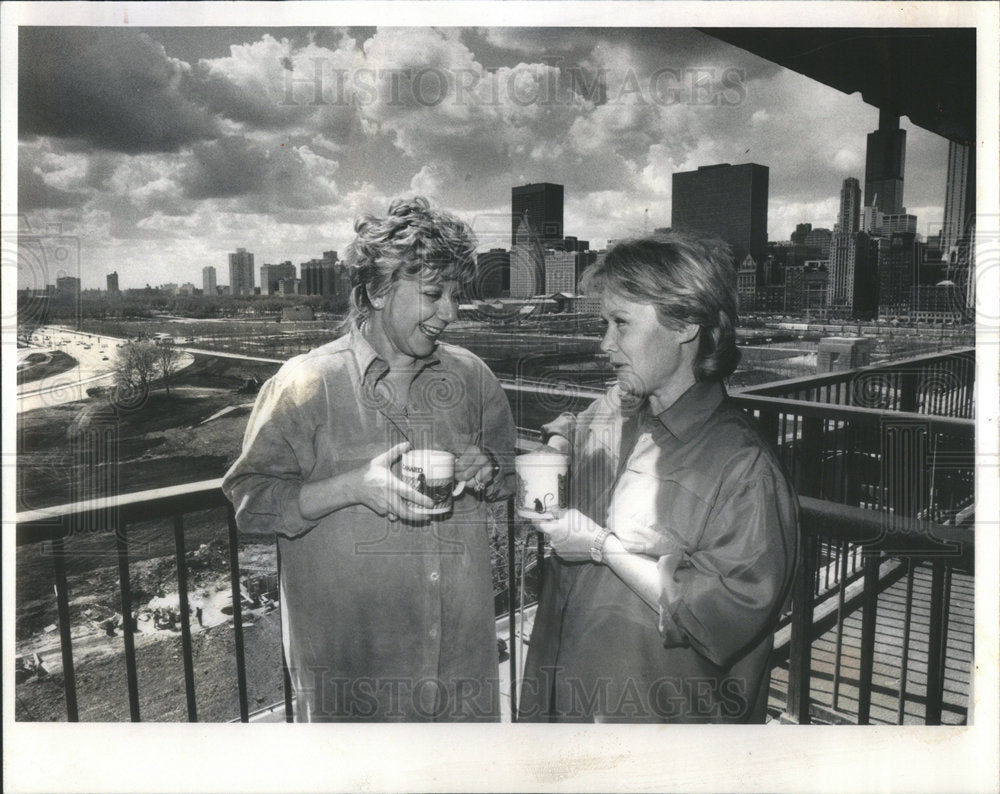 1986 Press Photo Margot Phillips and Joan Stone friends for 20 years - Historic Images