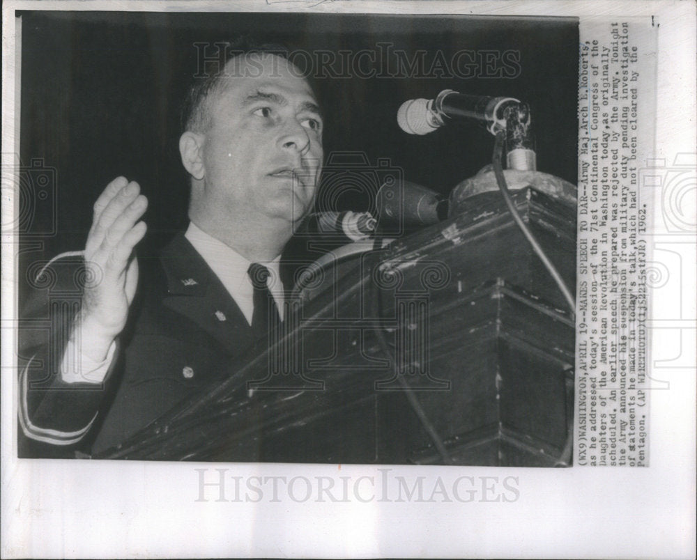 1962 Press Photo Arch Roberts As Addresses Session Of Congress Of Revolution - Historic Images