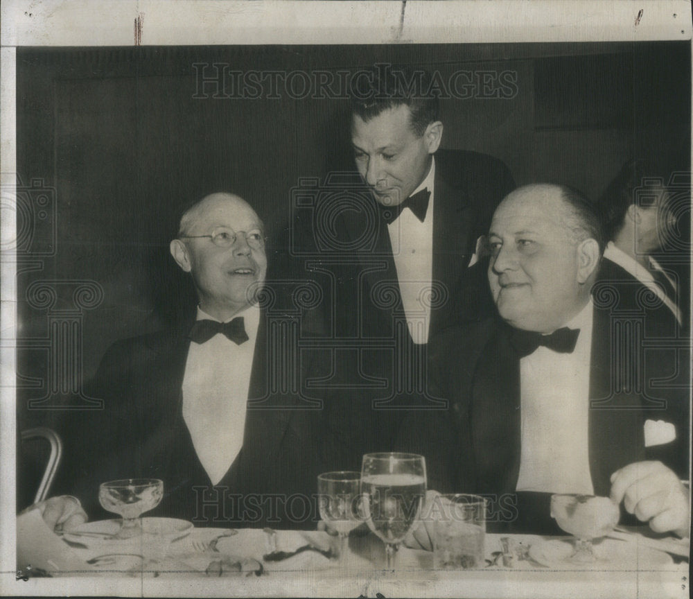 1947 Senator Taft Chats With Lee Pressman CIO And Riehle President - Historic Images