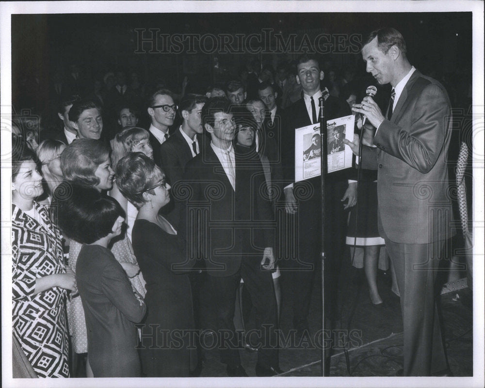 1967 Press Photo Don Phillips, WLS Disc Jockey - Historic Images