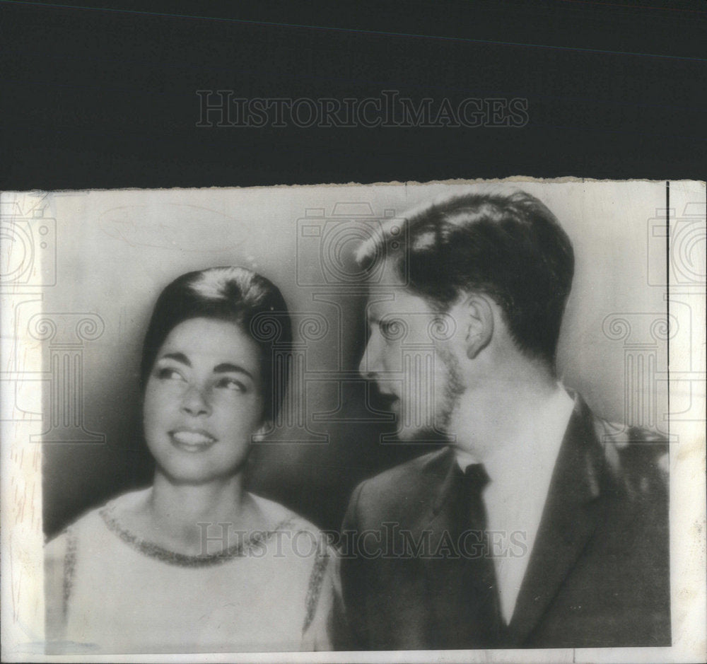 1961 Kirg Simeon Of Bulgaria And Gomez Acedo Announce Engagement - Historic Images