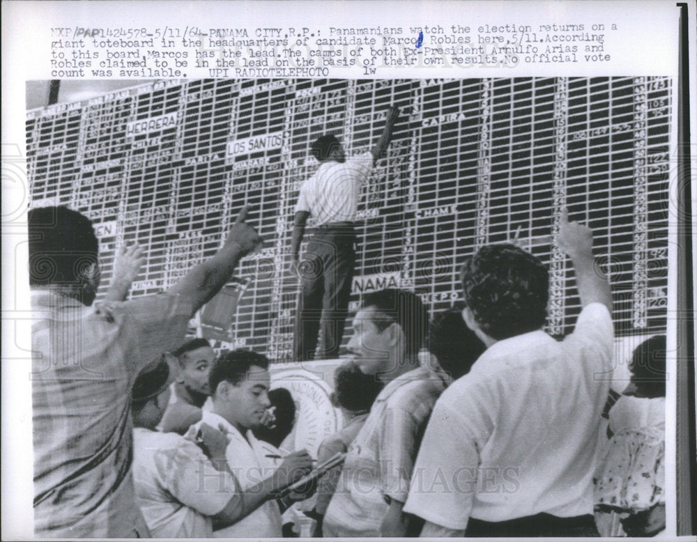 1964 Press Photo panaminians Watch elections - Historic Images