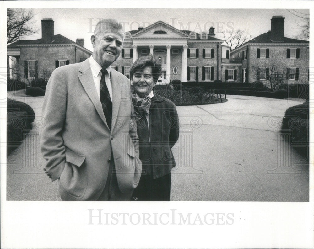 1985 Press Photo Authors Arthur Veysey and Gwen Morgan - Historic Images