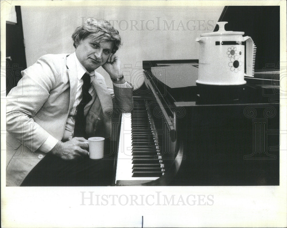 1984 Press Photo Eugene schlabach Pianist - Historic Images