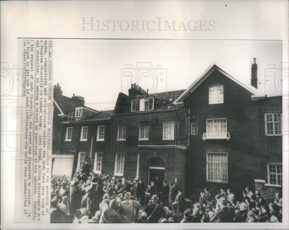 1965 Women Well-Wishers Outside Hyde Park Gate Home Of Churchill - Historic Images