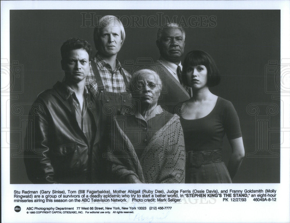 1993 Press Photo Stephen King's "The Stand's" Cast Members Group Photo - Historic Images