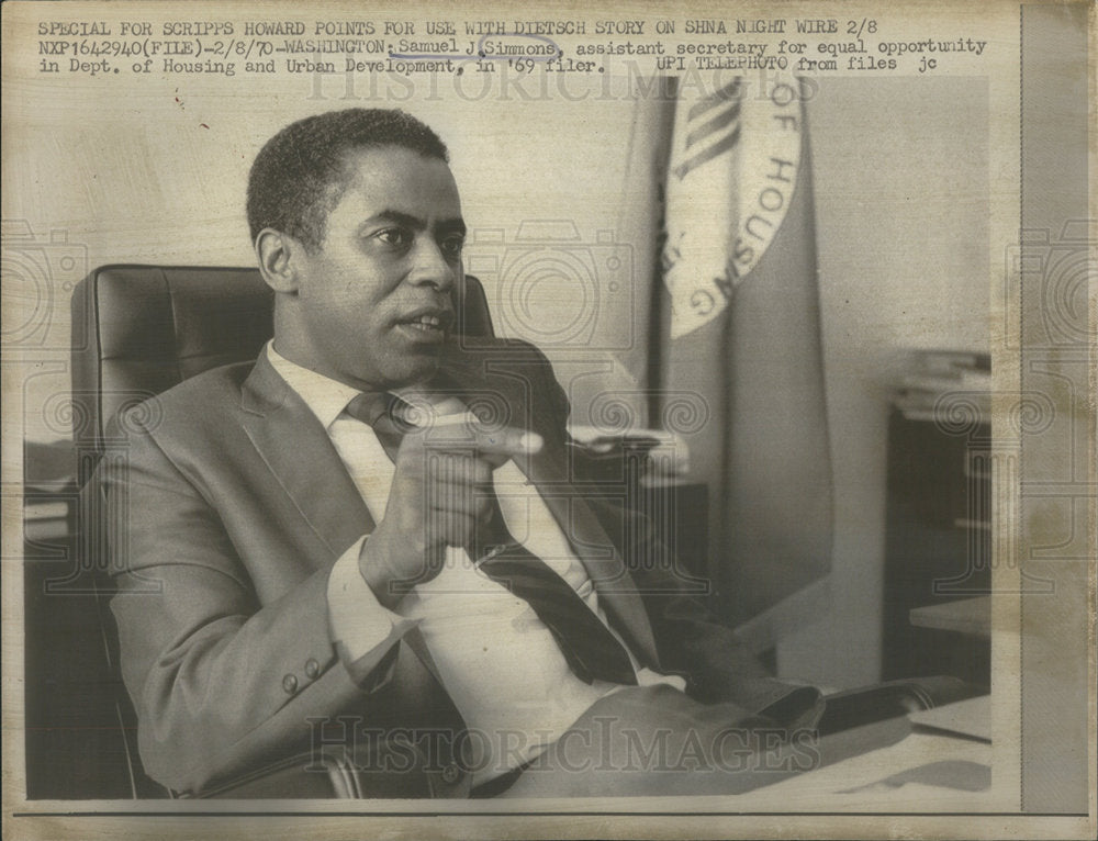 1970 Press Photo Department Housing Urban Development Assistant Secretary Simmon - Historic Images