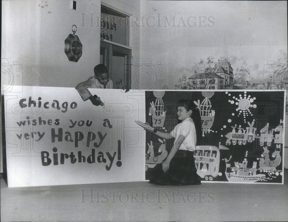 1959 Children Sign Huge Card For Truman's 75th Birthday In Chicago - Historic Images