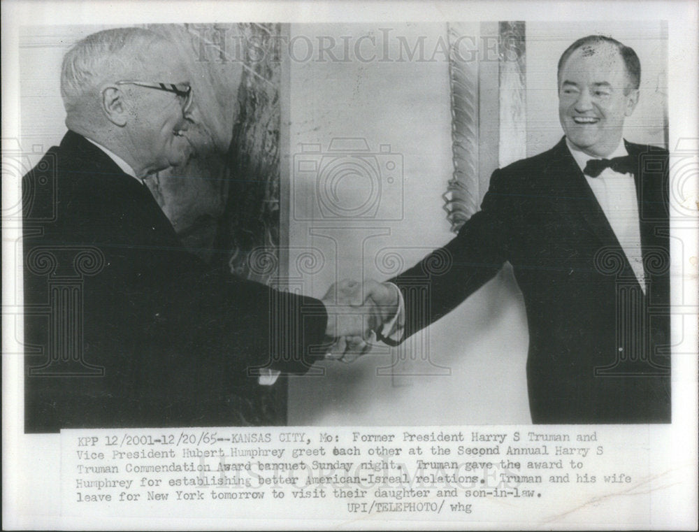 1965 President Truman With Hubert Humphrey Who Got Award - Historic Images