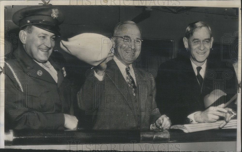 1946 President Harry Truman, General Harry Vaughn, Charles Ross - Historic Images