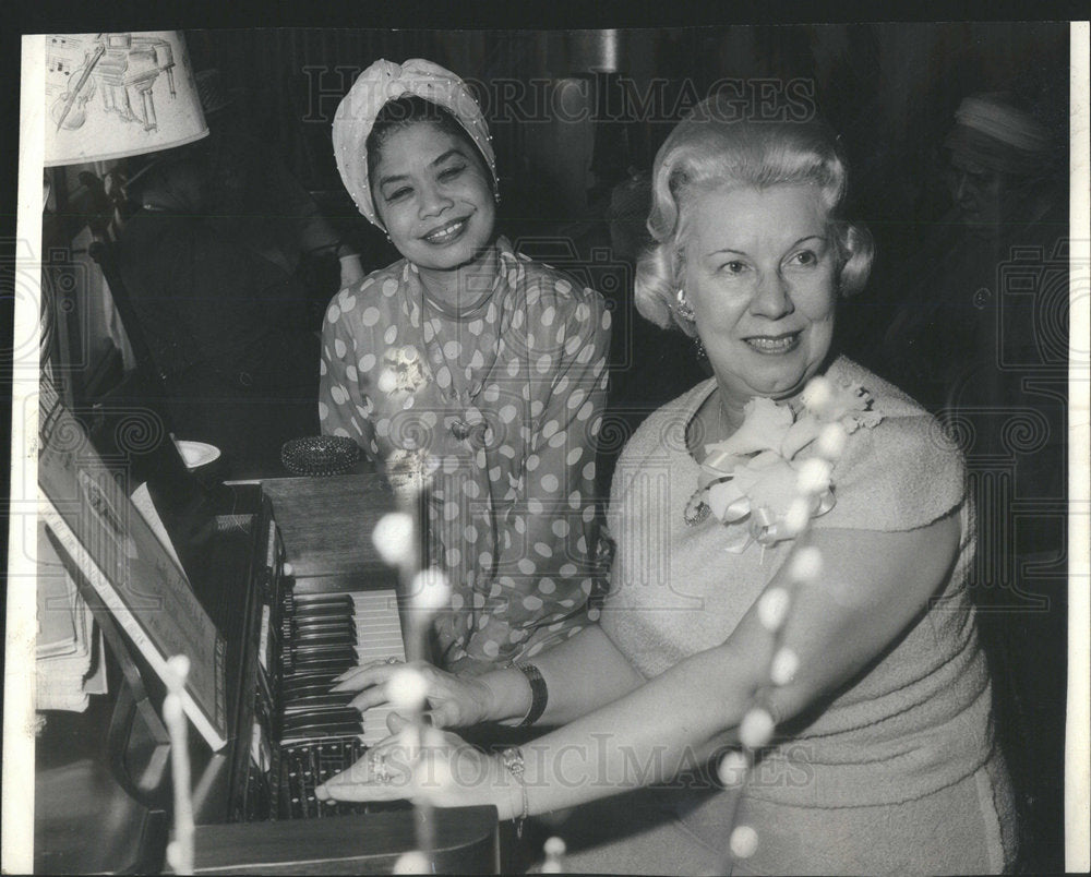 1964 Mrs Donald Noble Plays Organ Thailand&#39;s Princess Rudi Voravan - Historic Images