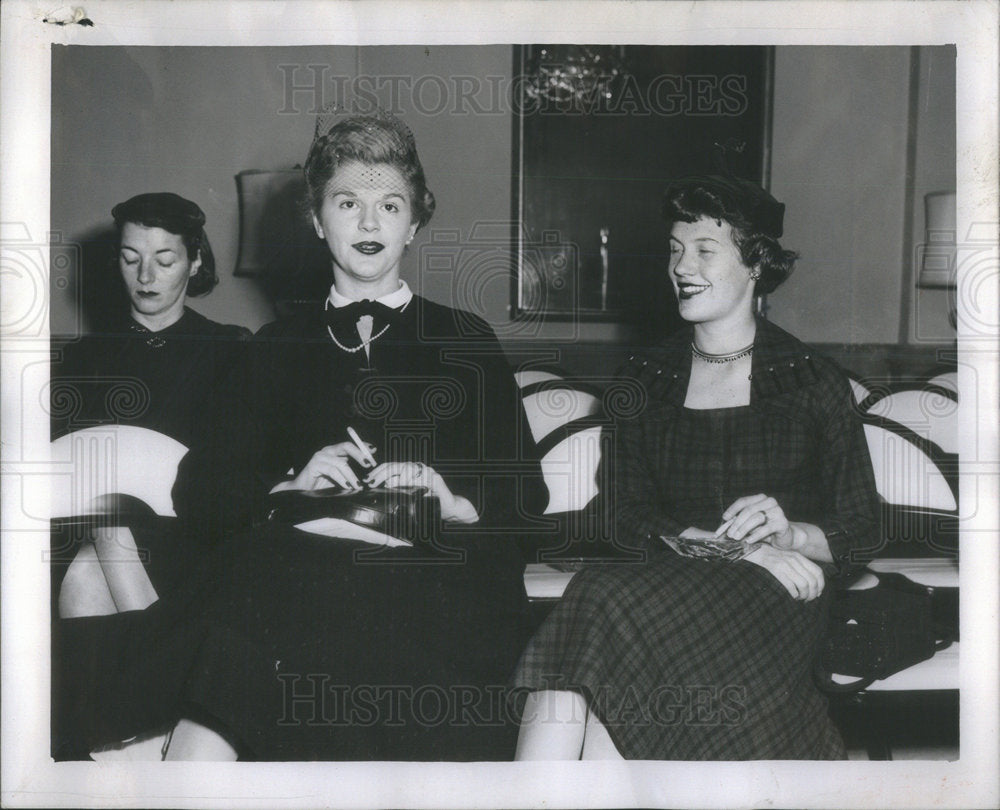 1954 Mrs Paul Rider Mrs Howard Meincke Junior League Meeting - Historic Images