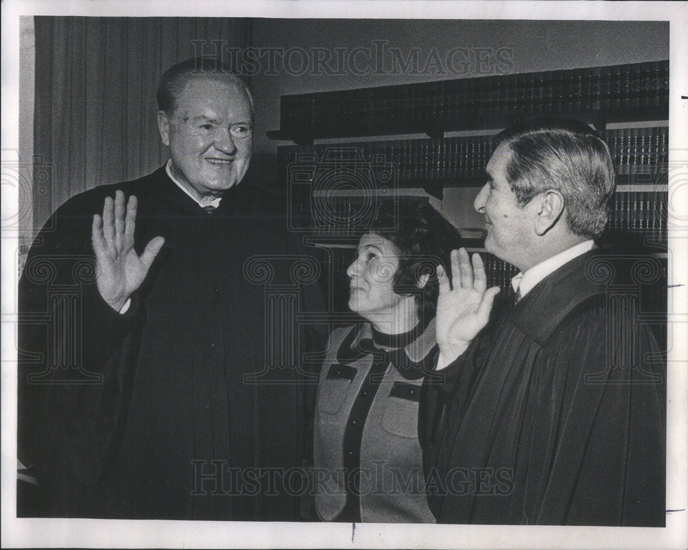 1971 Press Photo Swearing In of Judge Irving R. Norman By John S Boyle - Historic Images