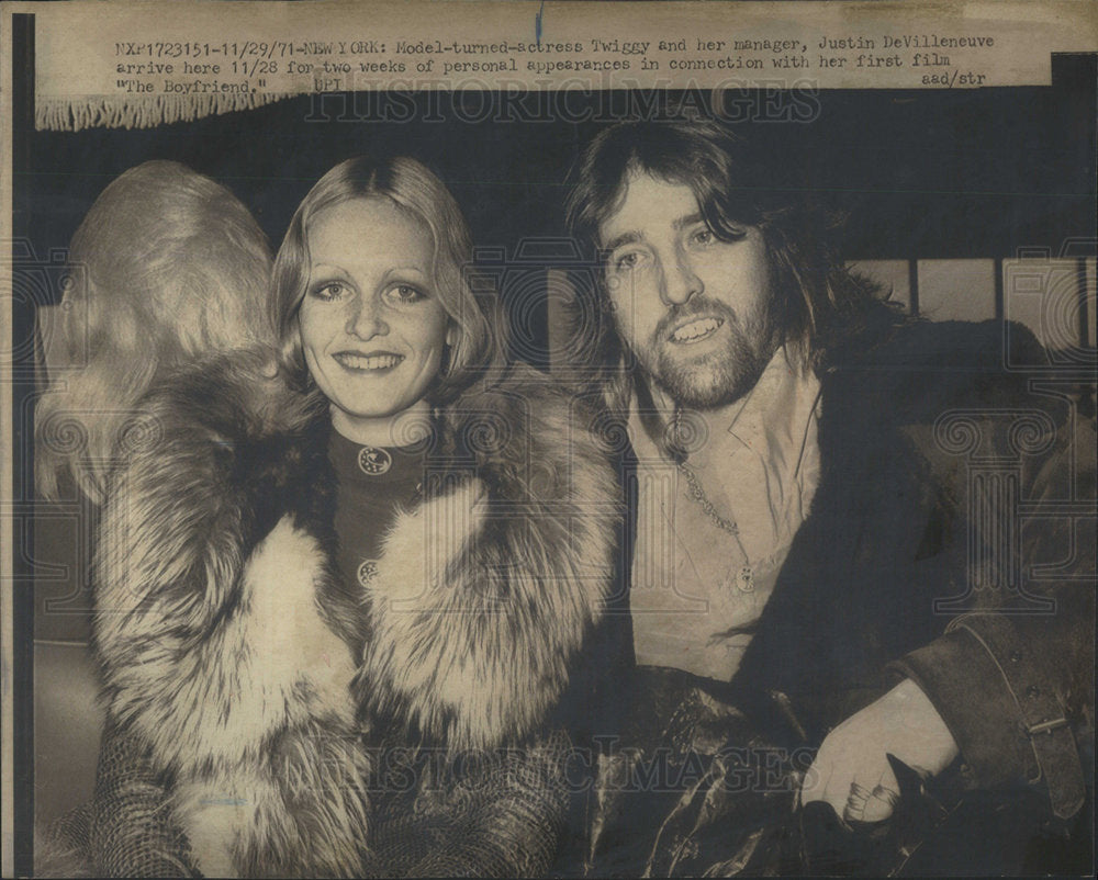 1971 Twiggy Model Actress Justin DeVilleneuve Manager The Boyfriend - Historic Images