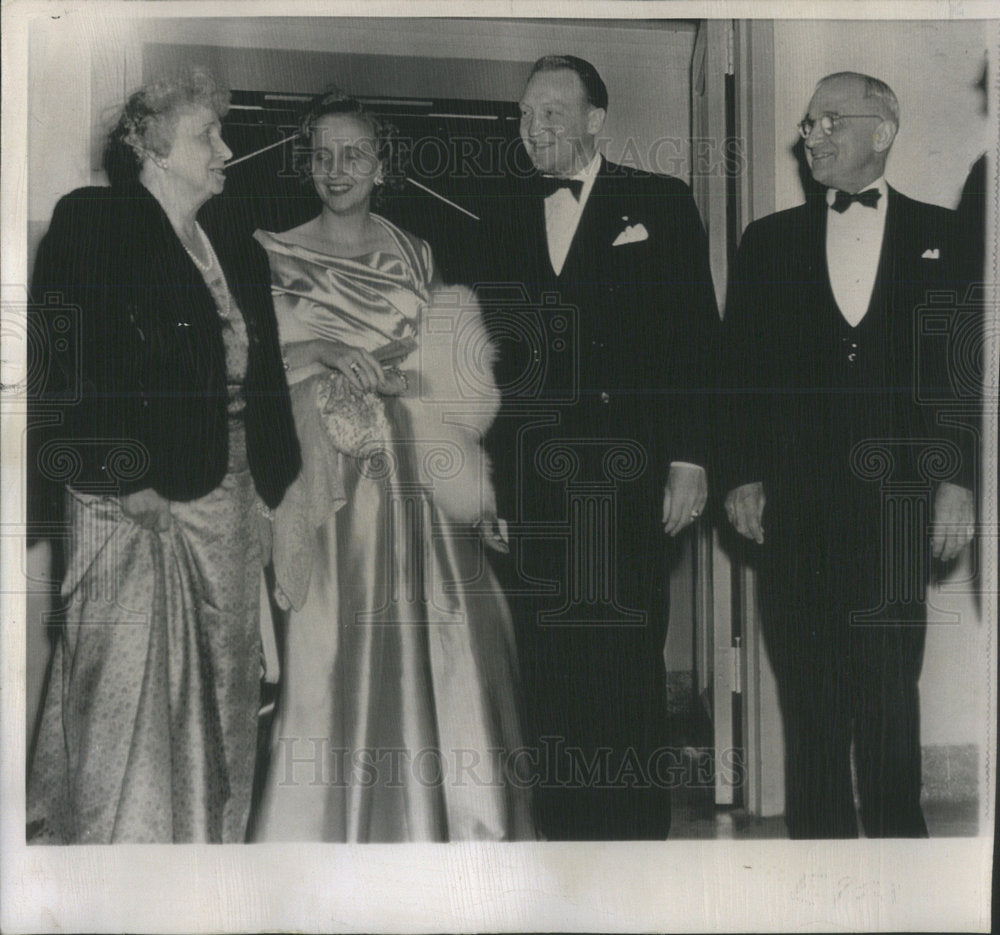 1949 Press Photo President Truman family arrive pre-inaugural event held honor - Historic Images