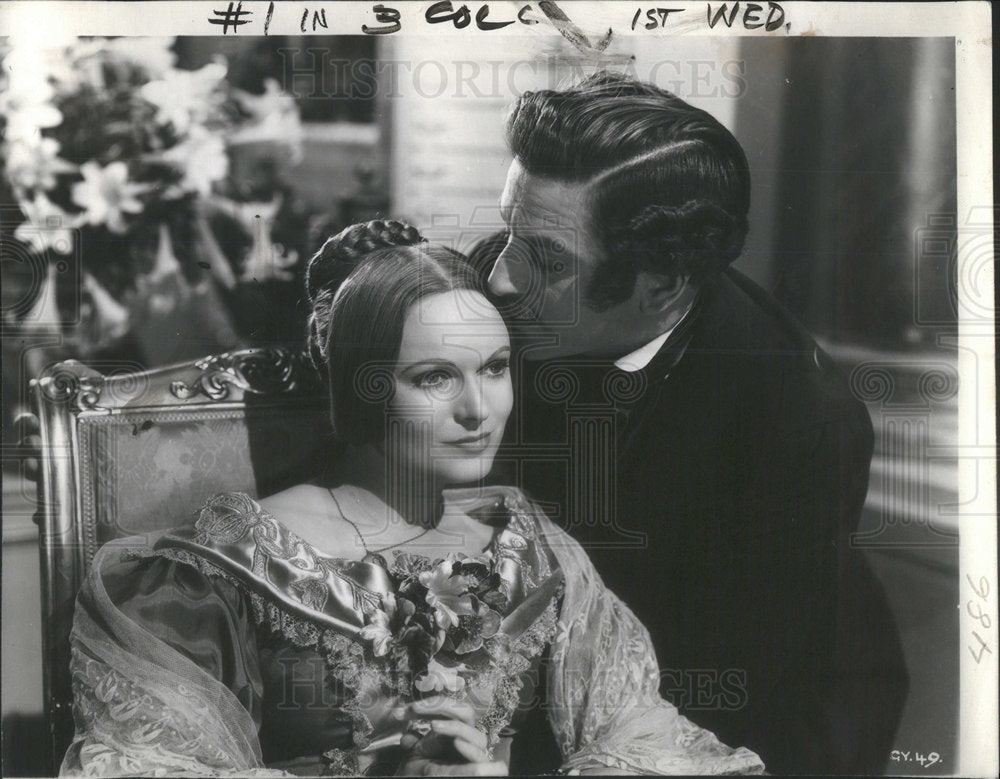 1940 Press Photo Anna Neagle Anton Walbrook Queen of Destiny - Historic Images