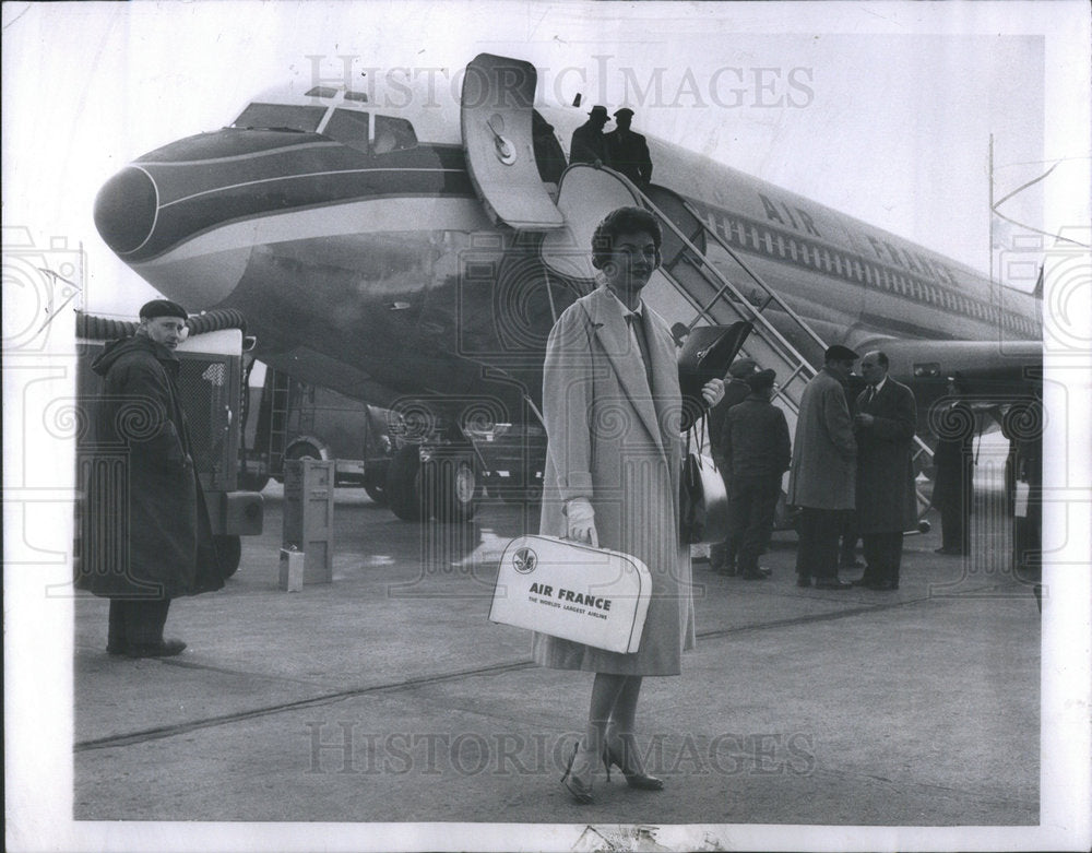 1960 Press Photo Jean Krueger Sun-Times fashion editor Paris - Historic Images