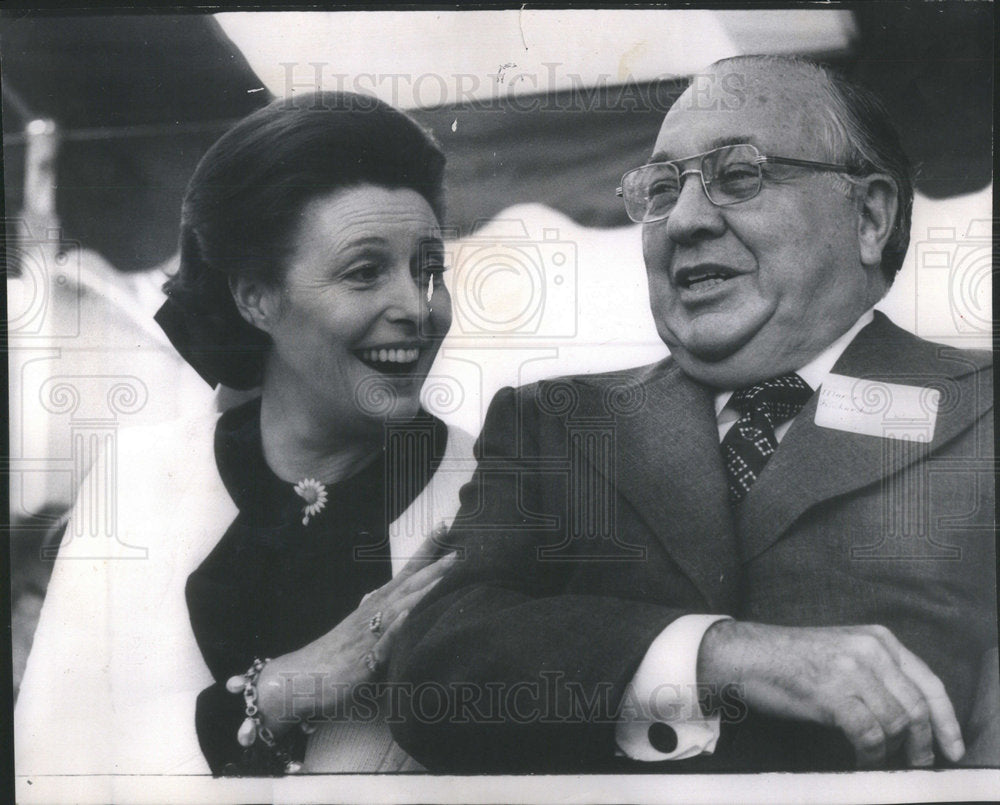 1974 Press Photo Actress Patricia Neal makes quip Mayor Daley - Historic Images