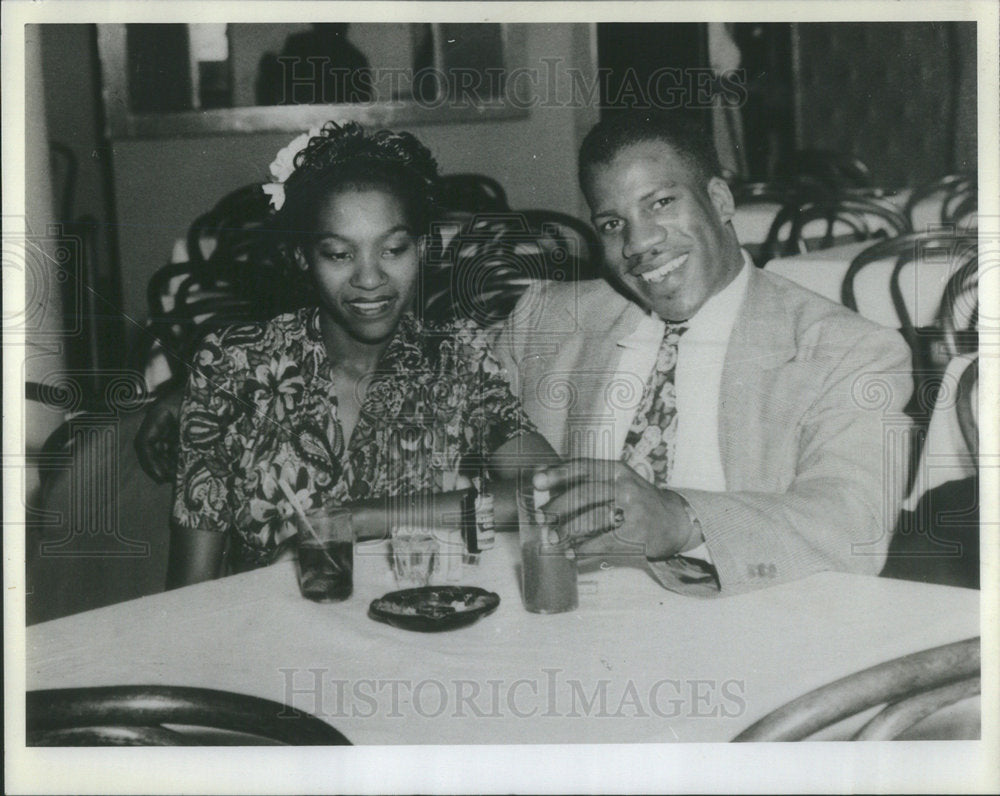 1984 Press Photo Chicago Mr Bar-B-Q Restaurant Owner Wright With Wife - Historic Images