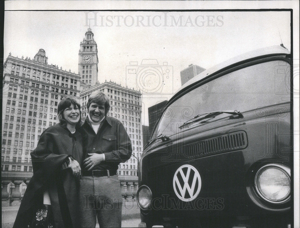 1974 Wotherspoon Couple Travel VW Camper Chicago - Historic Images