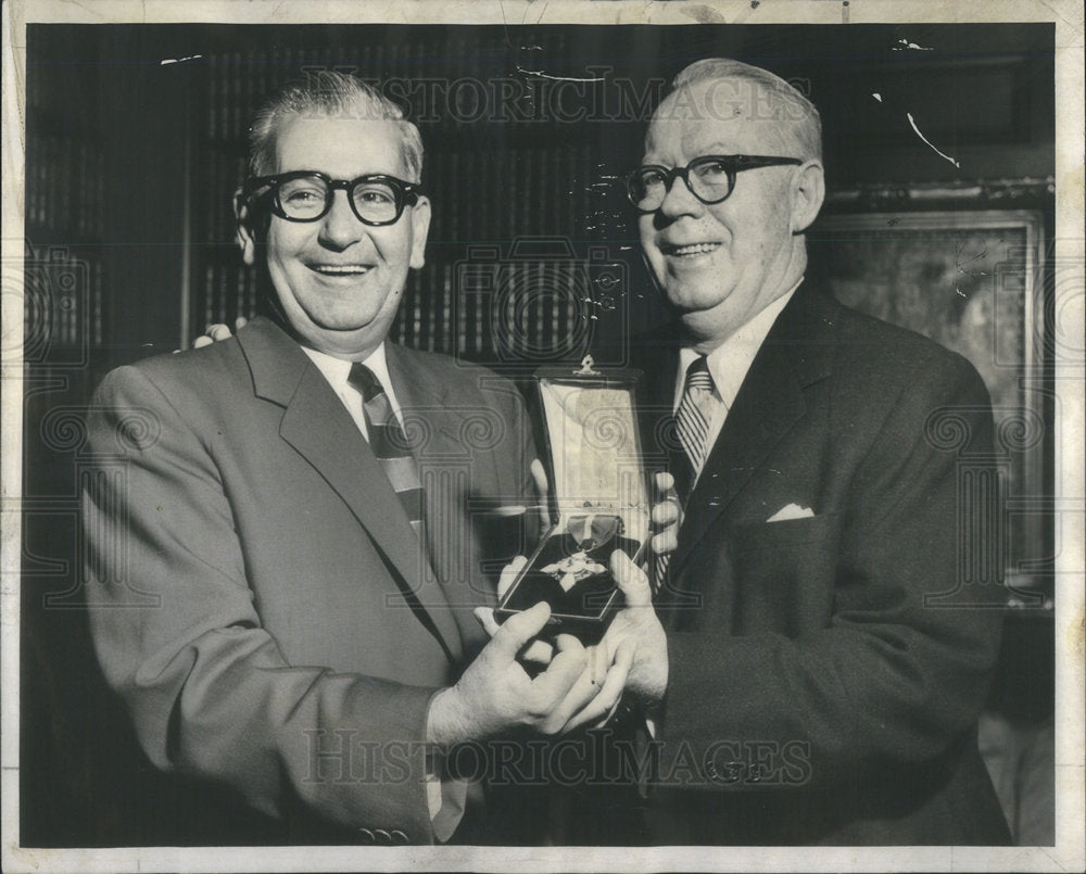 1957 Chicago Publisher H.H. Windsor Jr honored by Panama Government - Historic Images