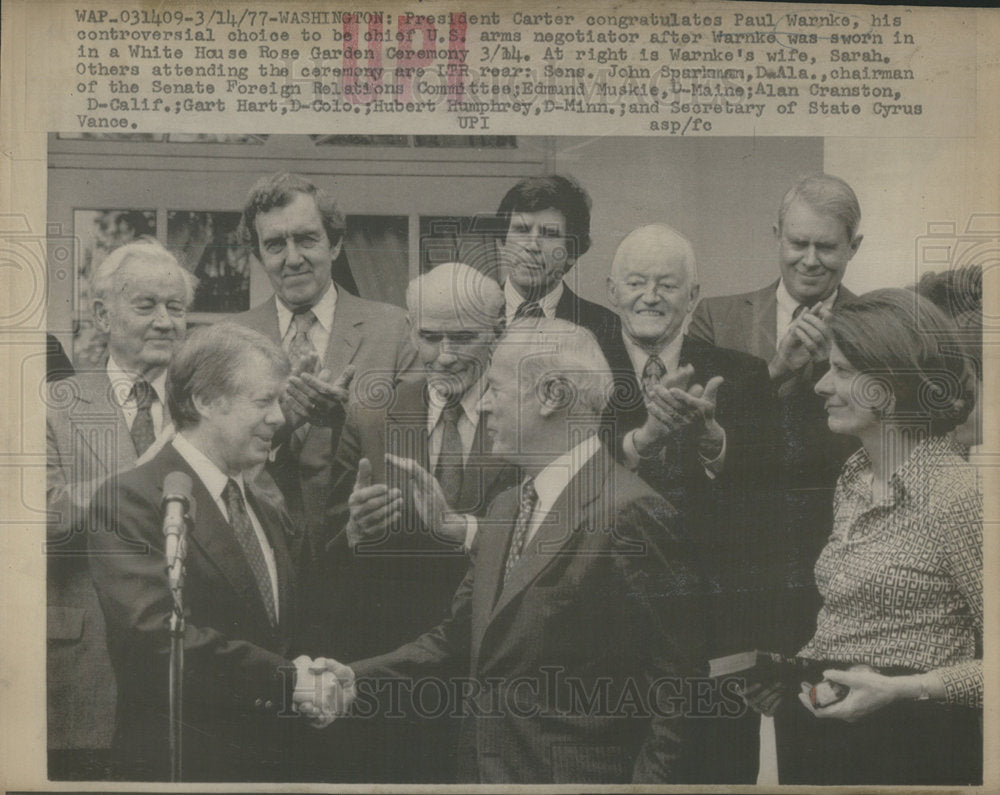 1977 Press Photo Paul Warnke Carter Sarah John Sparkman Edmund Muskie Alan - Historic Images