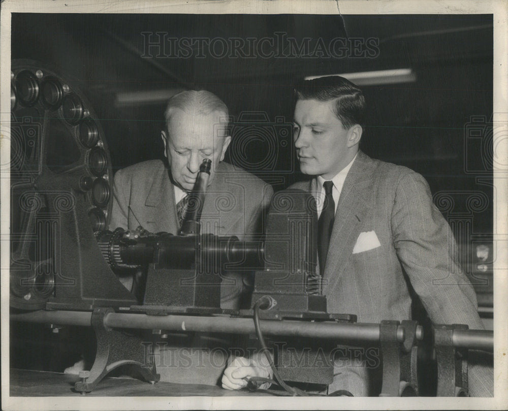 1949 Press Photo Charles Percy Bell Howell Company President - Historic Images