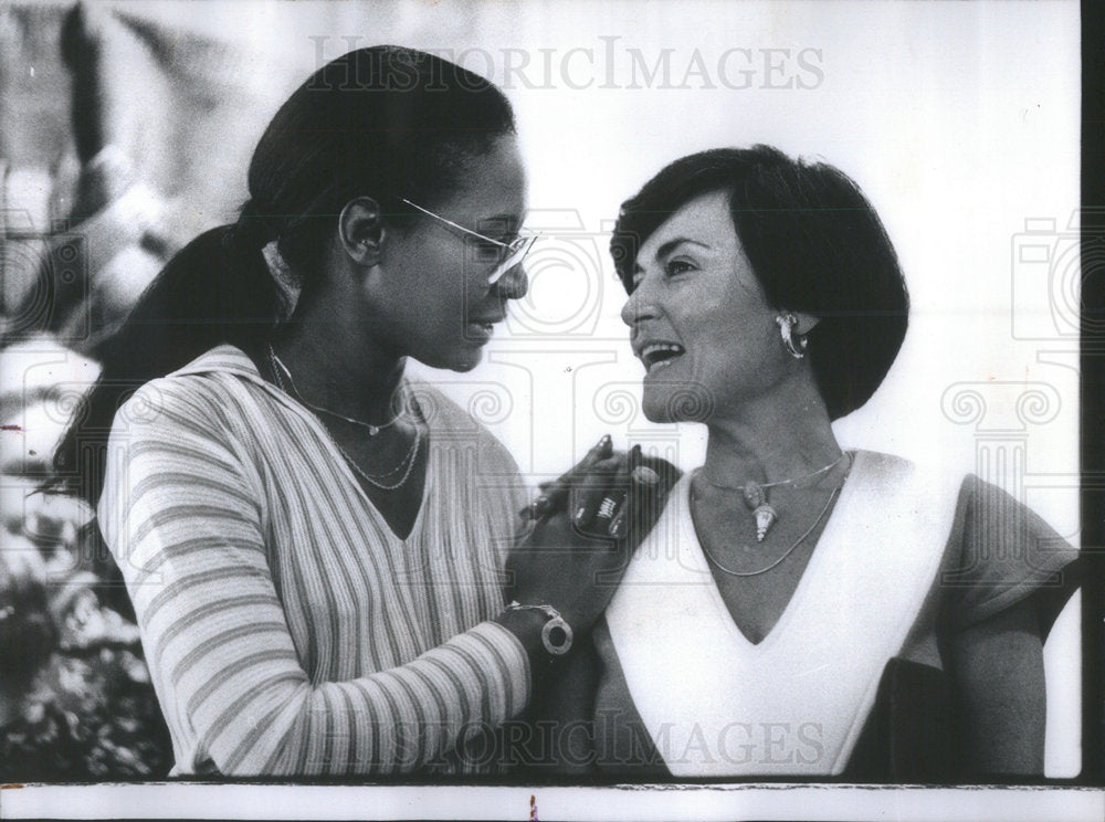 1976 Press Photo DORI WILSON MARGE MARKIN ABZUG PARTY - Historic Images