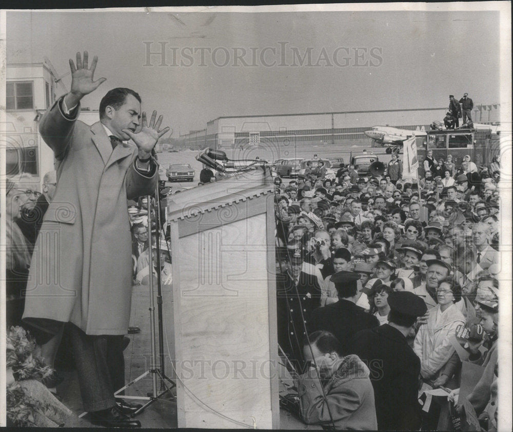 1960 Press Photo Richard Nixon American Vice President Chicago Visit - Historic Images