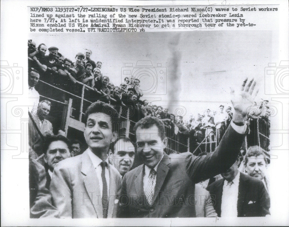 None Richard Nixon Waves To Workers Linedup Against Railing Atomic Powered Lenin - Historic Images