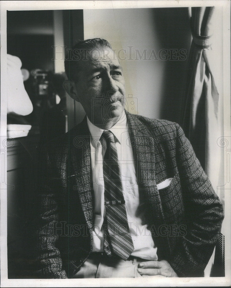 1959 Press Photo Harry Sinclair Film Director Actor Writer Lives In Bloomington - Historic Images